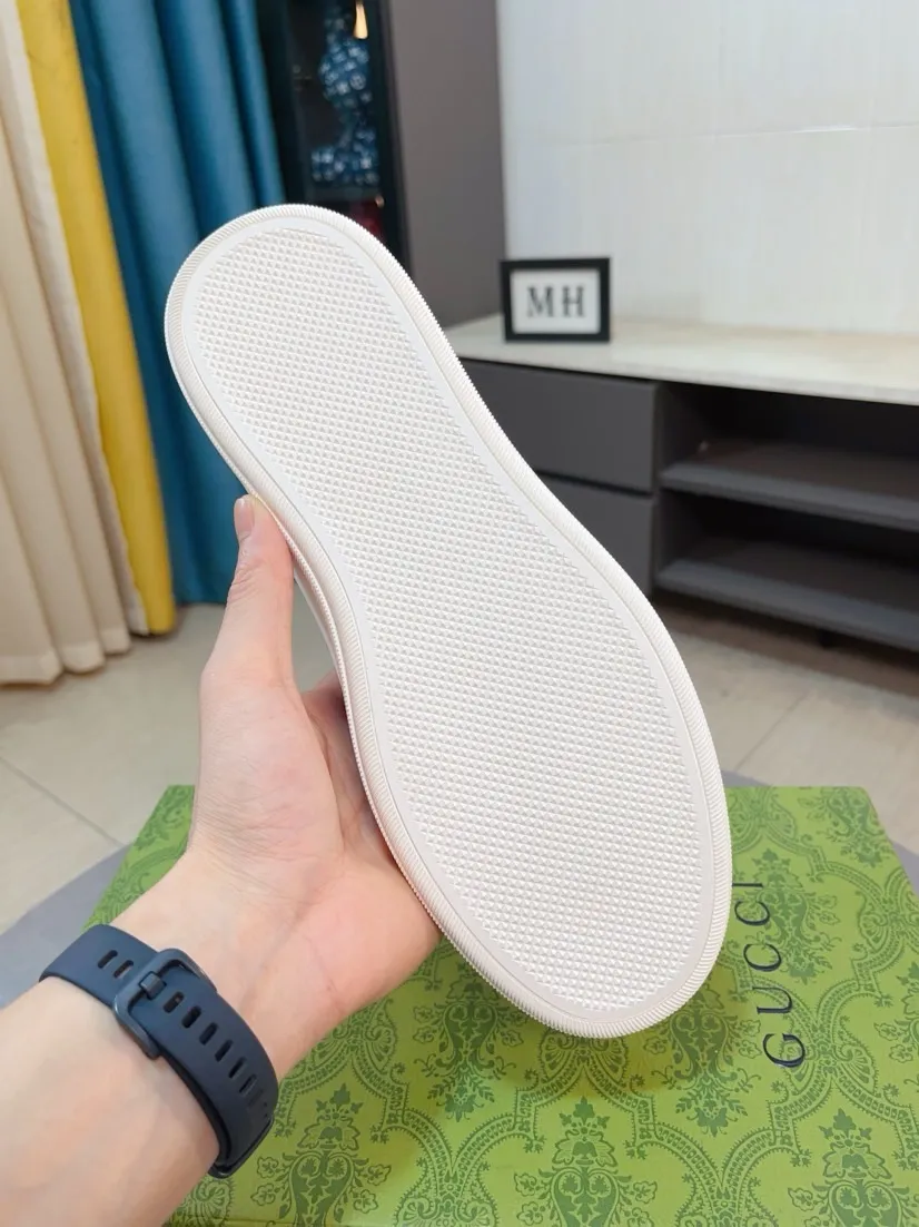 Men's shoes 💰360🌹🌹GUCCI [Gucci] New high-end brand of men's shoes, the latest fashionable casual men's shoes, trendy and versatile style, relaxed and sporty style, uppers imported from Italy, genuine leather lining and ultra-fine workmanship. Original personalized fashionable rubber wear-resistant outsole, light and comfortable on the foot, size 38-44